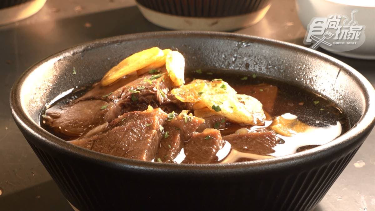 「山上祕滷牛腱定食」牛腱口感很軟嫩。