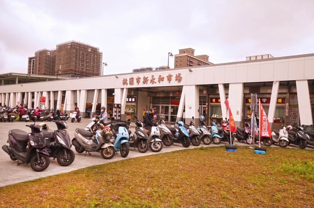 中午前就完售！桃園市場「4.9星甘蔗雞」鮮嫩油亮超欠吃，獨門祕方紅到上電視