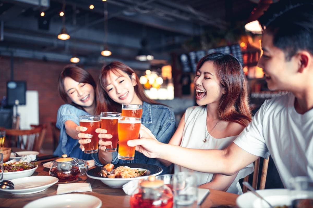 「混酒容易醉」真的嗎？專家教３撇步讓你「千杯不易醉」