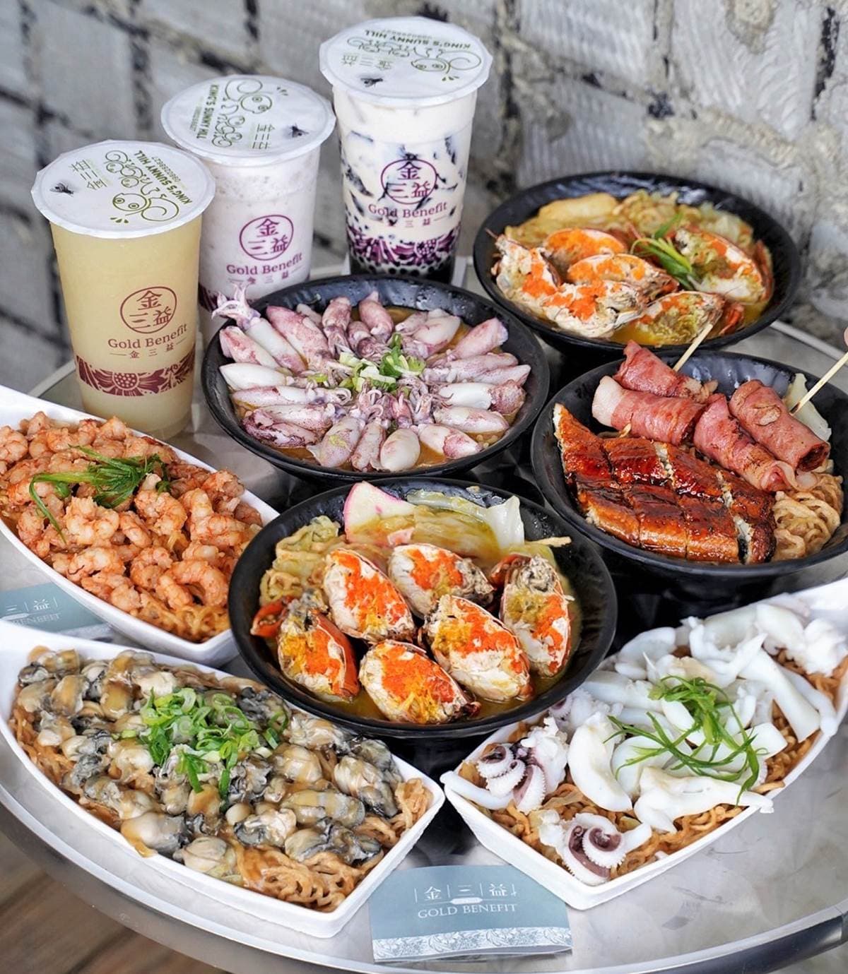真的「蝦」爆了！５家爆量蝦料理：鋪滿30隻蝦、每日限量10份、火燒蝦鍋燒麵
