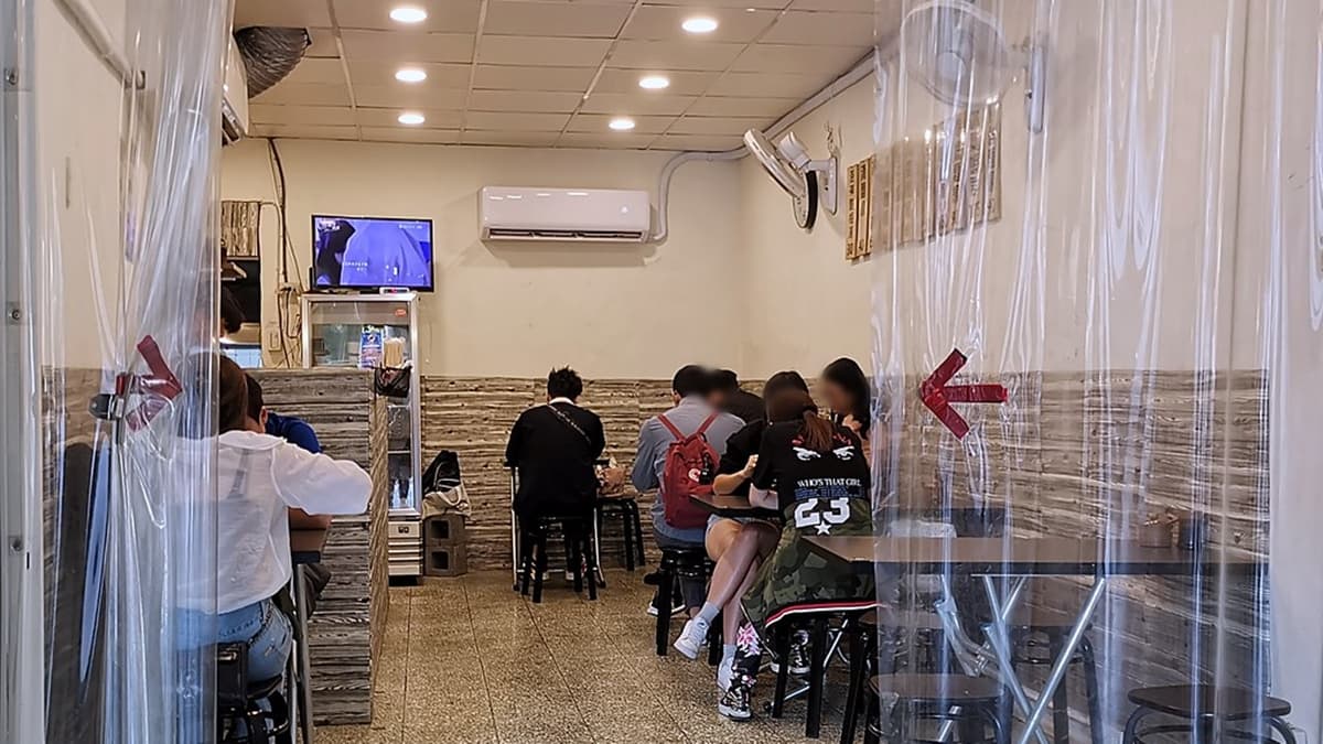 店內的用餐環境還不錯，不僅有冷氣，整體也很乾淨。（圖片來源：MARUKO與美食有個約會）