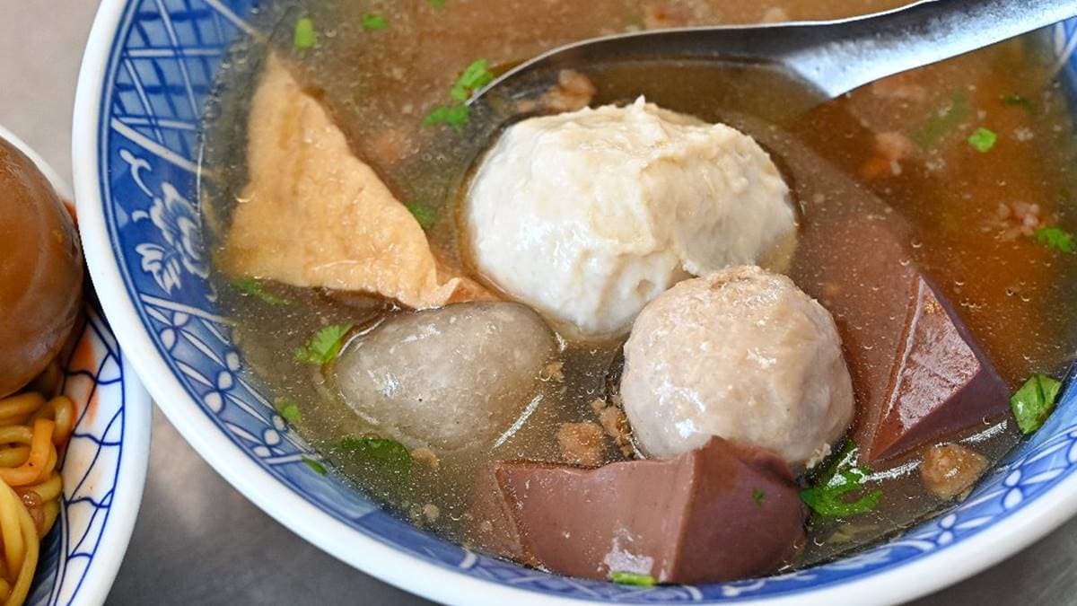 「綜合湯」吃得到滿滿的配料，CP值相當高。（圖片來源：糖糖‘s享食生活）