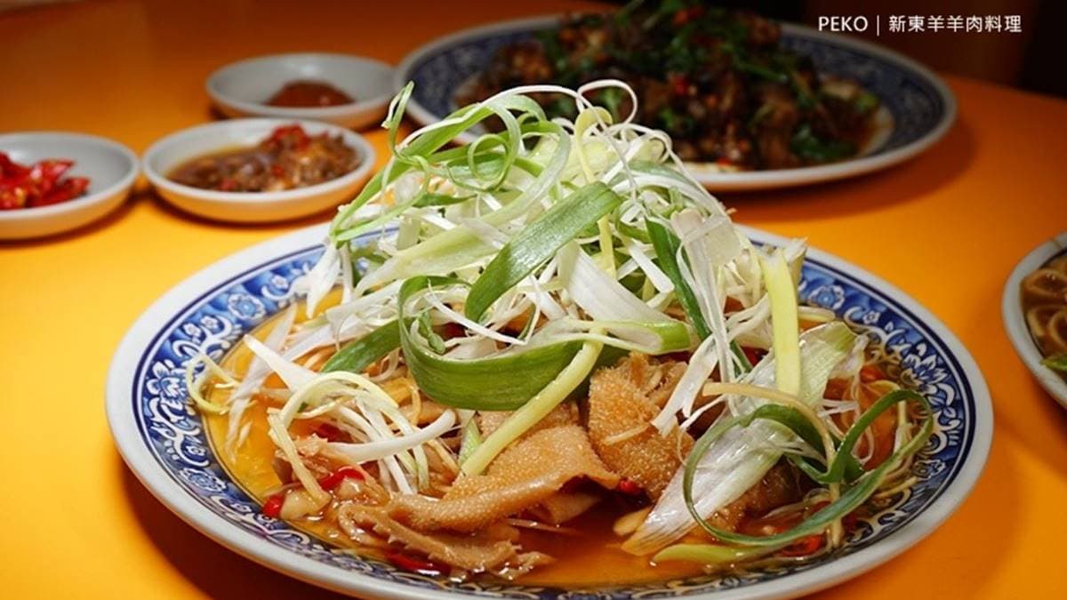 涼拌羊肚口感爽脆，醬汁是走酸味路線。（圖片來源：PEKOのSimpleLife）