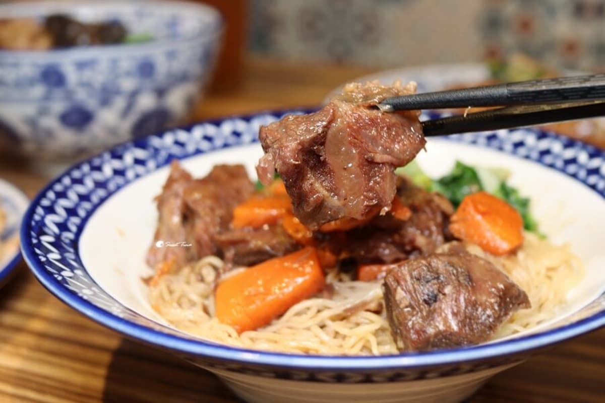 雞湯免費喝到飽!在地激推「銷魂油雞飯」CP值超高,道地港味通通百元上下 雞湯免費喝到飽!在地激推「銷魂油雞飯」CP值超高,道地港味通通百元上下