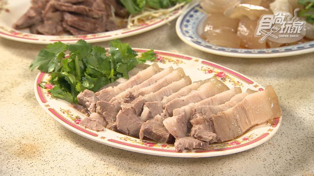 喜歡吃三層肉在這也能吃到。