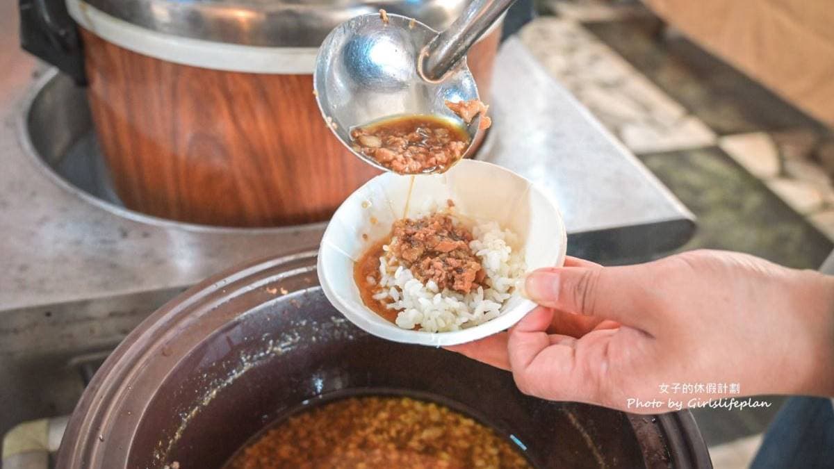 怕吃不飽還有肉燥飯能夠無限吃。（圖片來源：女子的休假計劃）