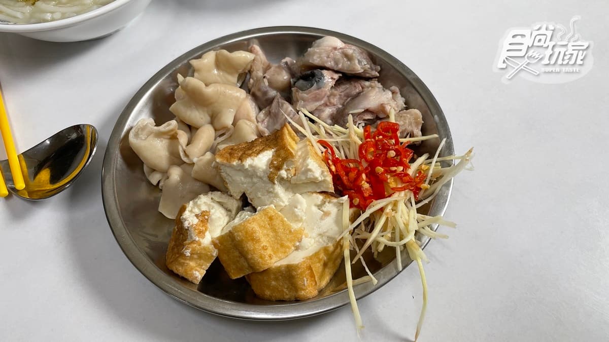餐點每一項都是銅板價格。