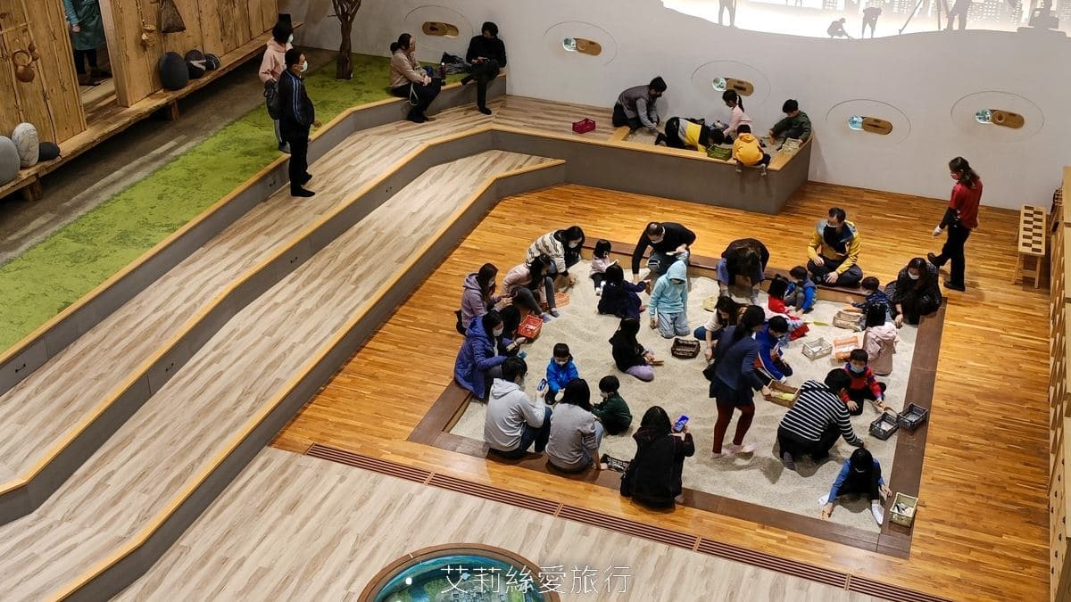 館內新設施「兒童考古探索廳」一推出就受到親子家庭喜愛。（圖片來源：艾莉絲愛旅行）
