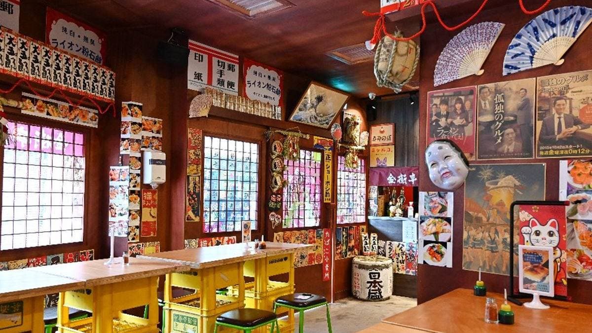 店內裝潢充滿濃濃日式風情，就像秒飛日本居酒屋！（圖片來源：糖糖‘s享食生活）