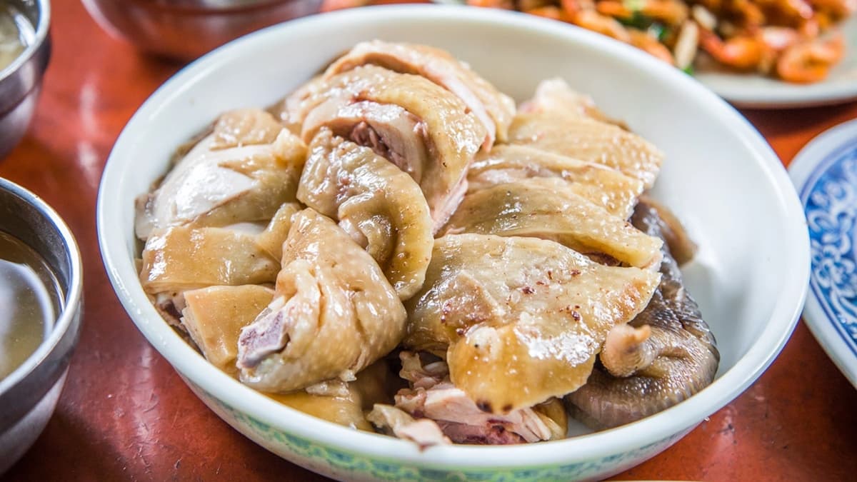 白斬雞口感完全不乾柴也不過肥，還滿不錯吃的。（圖片來源：大手牽小手玩樂趣）
