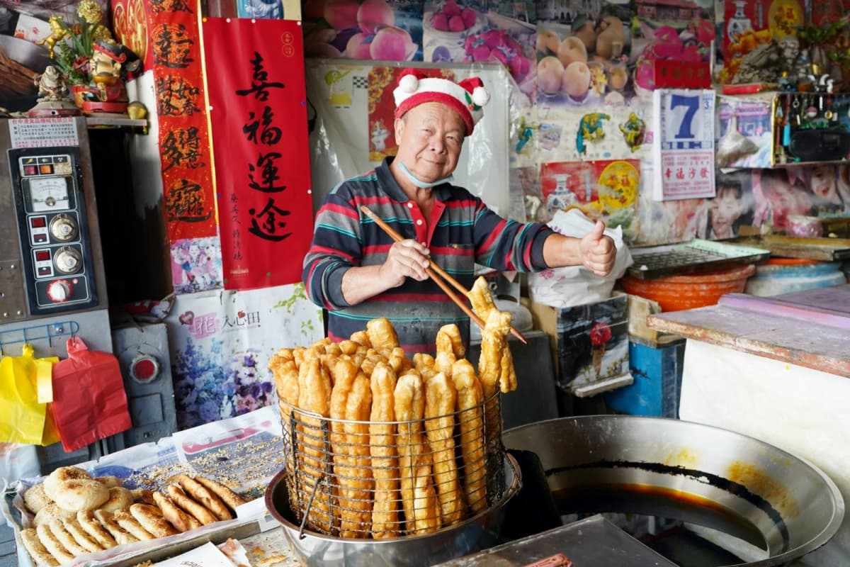 燒餅、油條通通15元！隱藏版「百年油條老店」價格太佛，天亮開賣想吃要早起