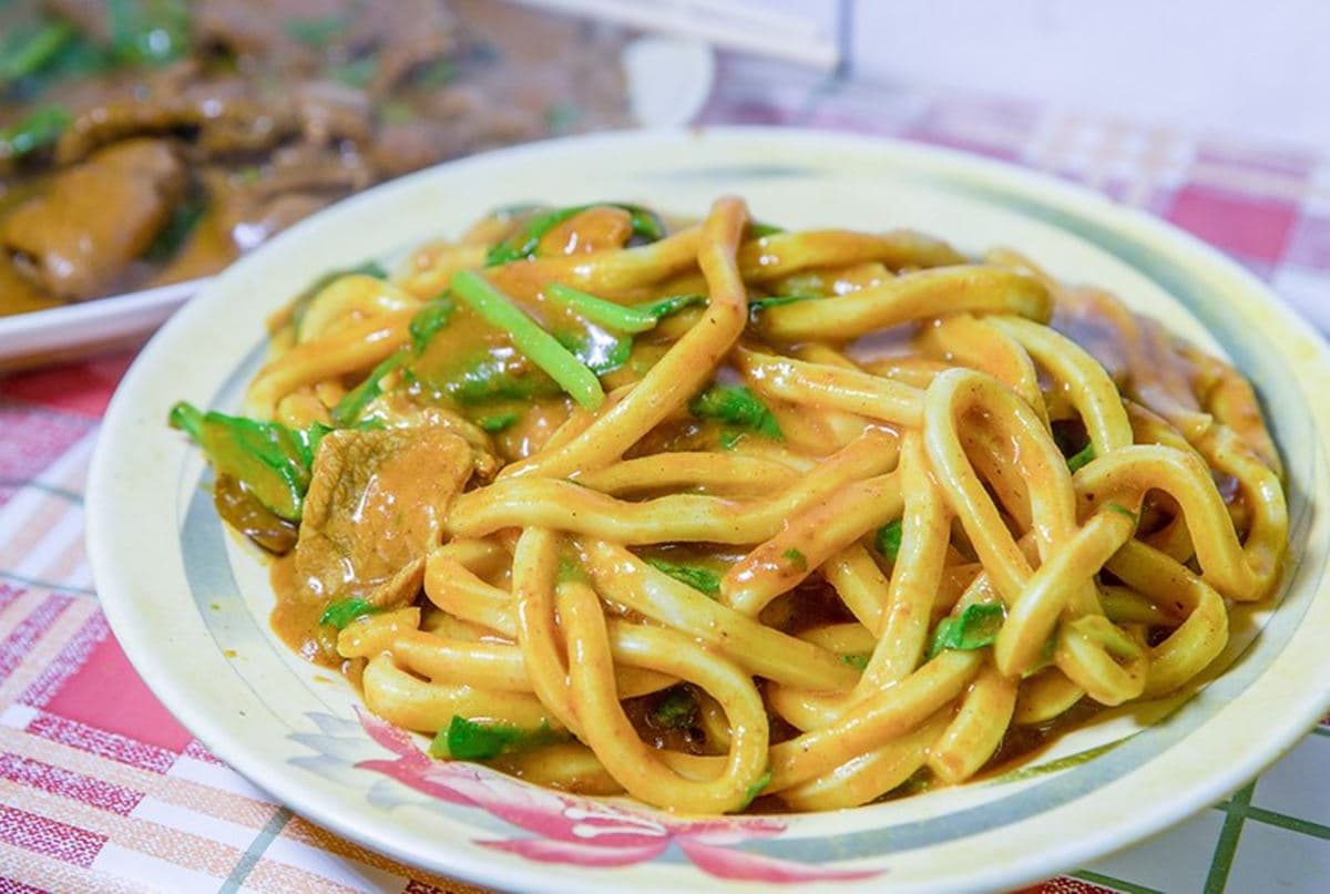 在地老饕認證!正港「基隆炒麵」必吃咖哩+沙茶,Q彈麵條配大塊牛肉最過癮 在地老饕認證!正港「基隆炒麵」必吃咖哩+沙茶,Q彈麵條配大塊牛肉最過癮