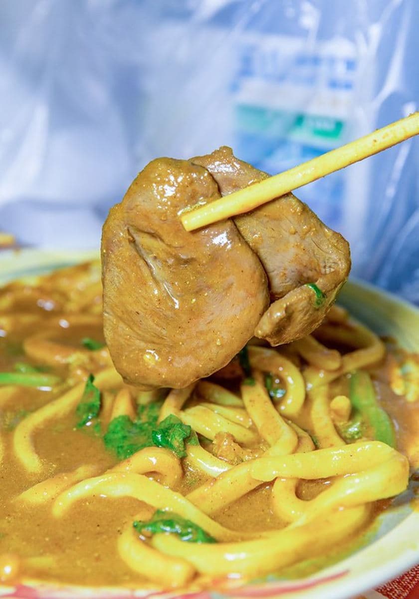 在地老饕認證!正港「基隆炒麵」必吃咖哩+沙茶,Q彈麵條配大塊牛肉最過癮 在地老饕認證!正港「基隆炒麵」必吃咖哩+沙茶,Q彈麵條配大塊牛肉最過癮