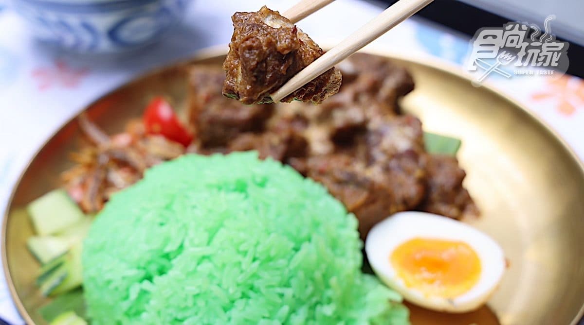 巴東牛肉斑蘭葉飯是香港人愛吃的餐點之一。