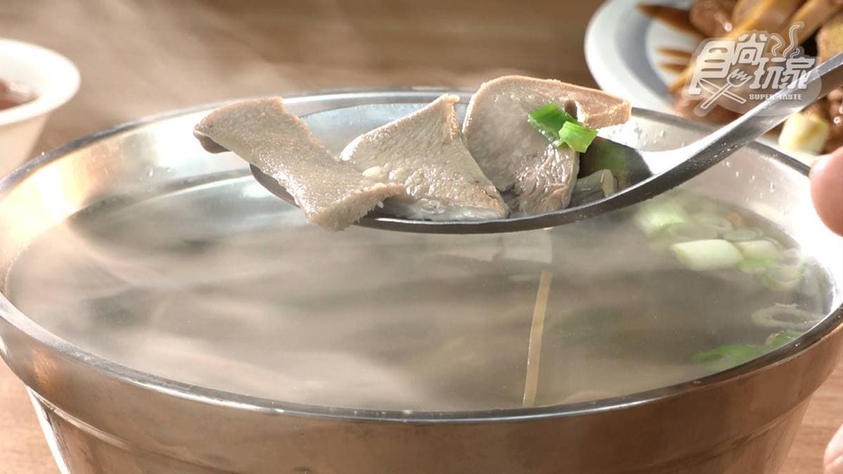 「豬舌湯」裡面吃得到滿滿的豬舌。