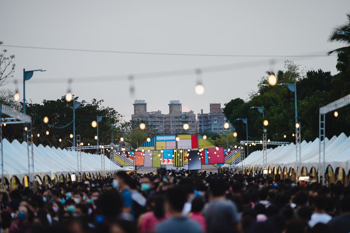 「高雄最大太空市集」只有１天！吃貨開嗑150家風格美食、張震嶽壓軸嗨唱