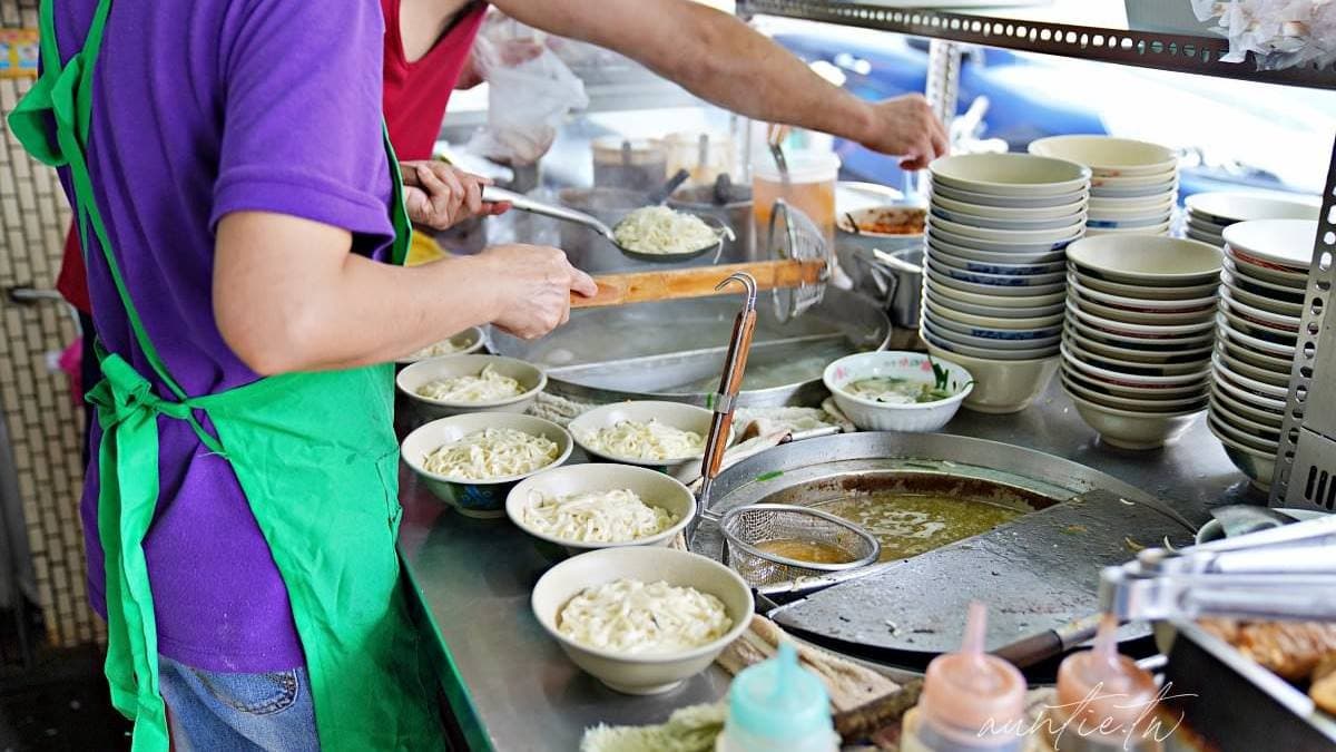 菜單麵食種類多，小菜也有很多可選擇。（圖片來源：水晶安蹄不務正業過生活）
