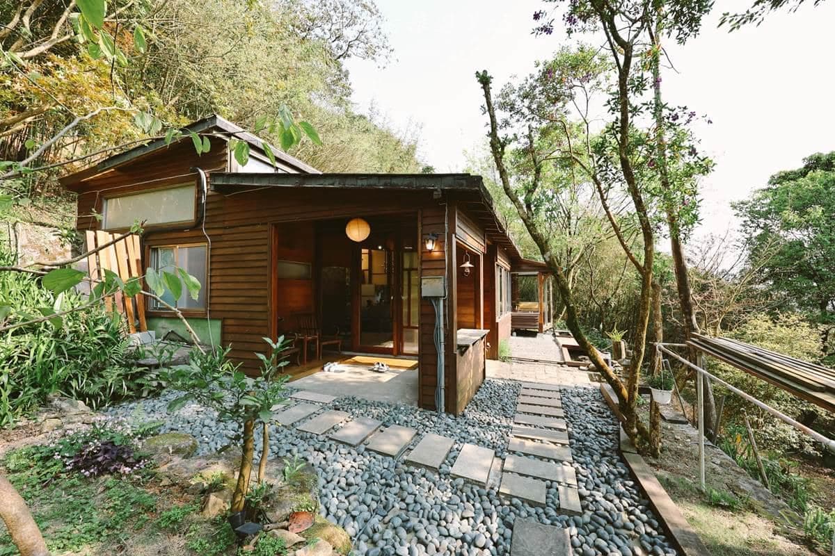 【新開店】訂到房才給地址!超神祕「小木屋民宿」藏陽明山,美到秒瞬移日本 【新開店】訂到房才給地址!超神祕「小木屋民宿」藏陽明山,美到秒瞬移日本