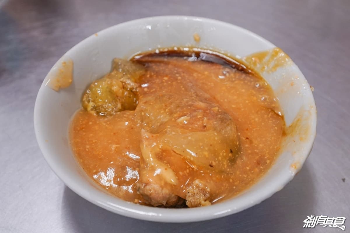 大甲鎮瀾宮要吃什麼!鎮瀾宮周邊6家銅板美食:10元芋泥球、50年肉丸老店 大甲鎮瀾宮要吃什麼!鎮瀾宮周邊6家銅板美食:10元芋泥球、50年肉丸老店