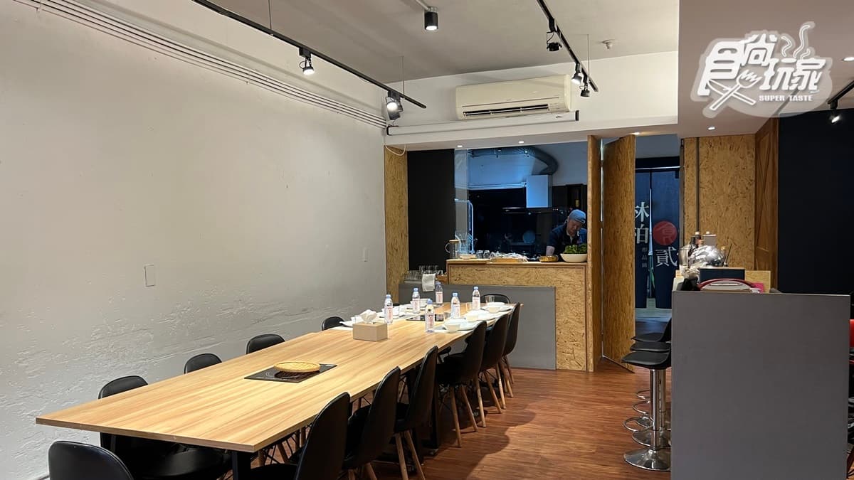 店家以製作麻辣鍋湯底起家。