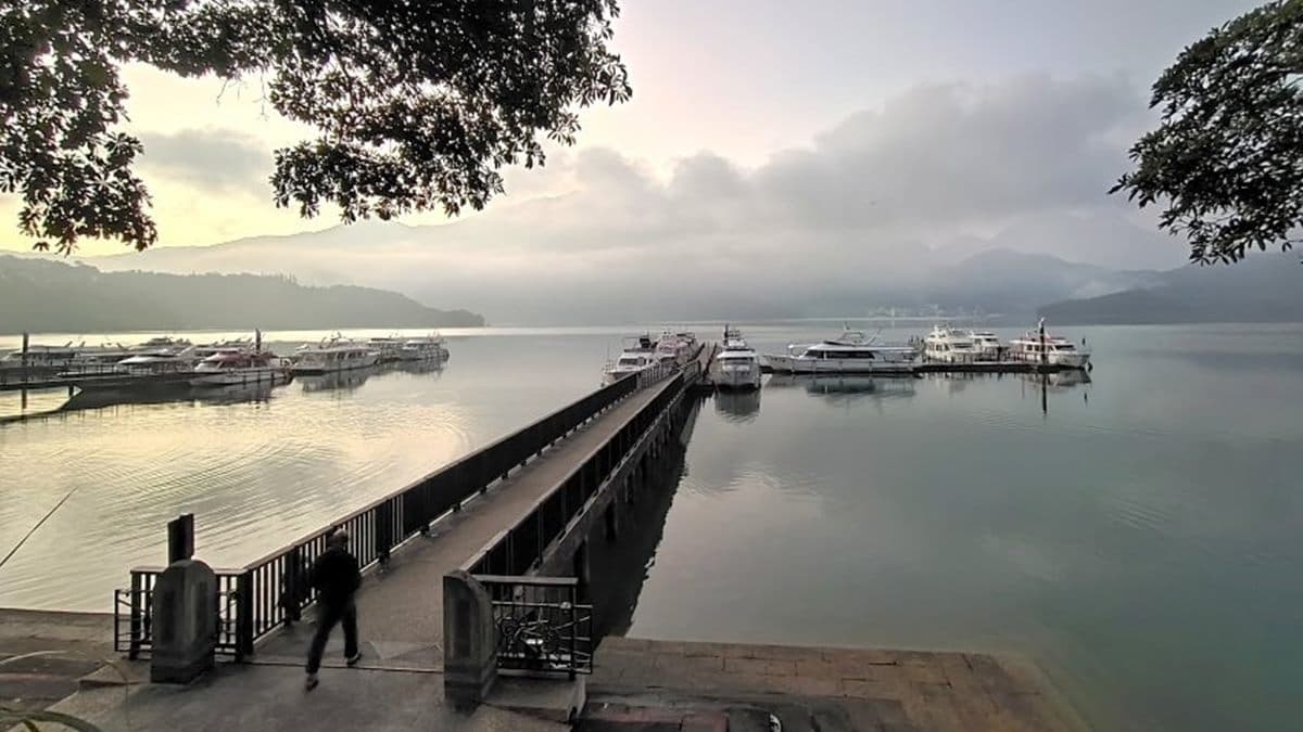 可以走到湖中間去欣賞不同的美景。（圖片來源：大口老師的走跳學堂!）