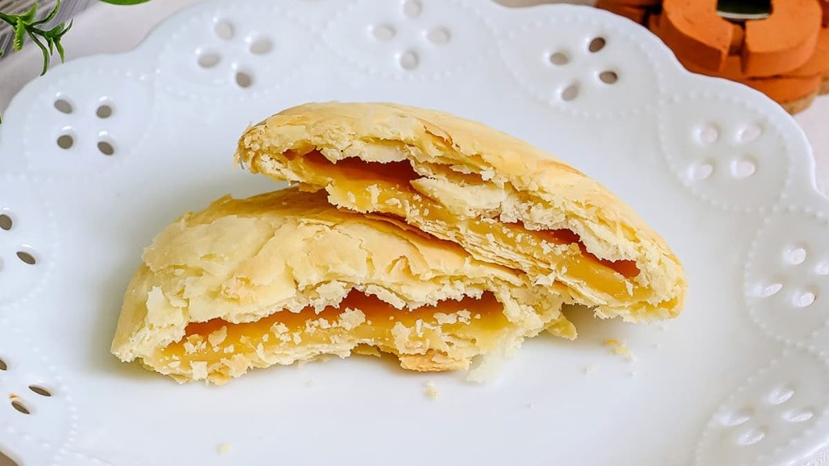 「奶油小酥餅」酥鬆的餅香中能吃到透心甜軟內餡，樸實滋味馥郁香甜。（圖片來源：霸子。食樂拼圖）