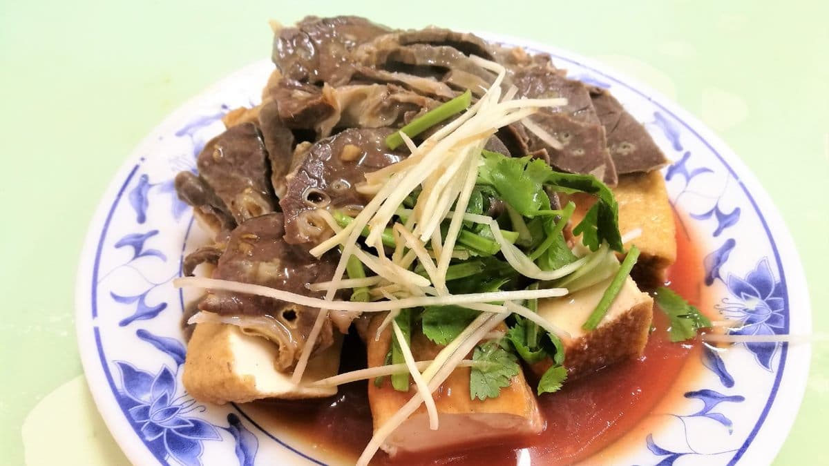 小菜我們點了各１份油豆腐和豬肺。（圖片來源：花洛米一起去玩耍）