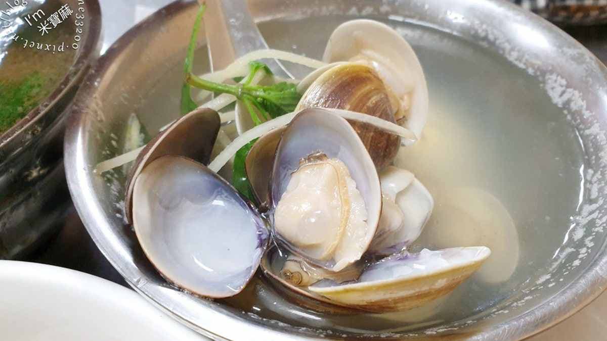 蛤蜊湯的蛤蜊肉質飽滿，湯頭好喝。（圖片來源：米寶麻幸福滿載）