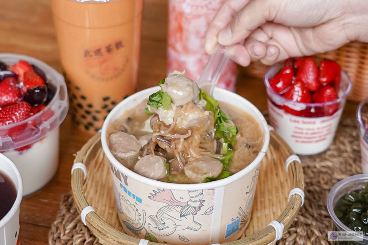 「草仔粿奶茶」免排隊就能喝!超隱密地點曝光,加碼吃限量版滿料四寶麵線 「草仔粿奶茶」免排隊就能喝!超隱密地點曝光,加碼吃限量版滿料四寶麵線