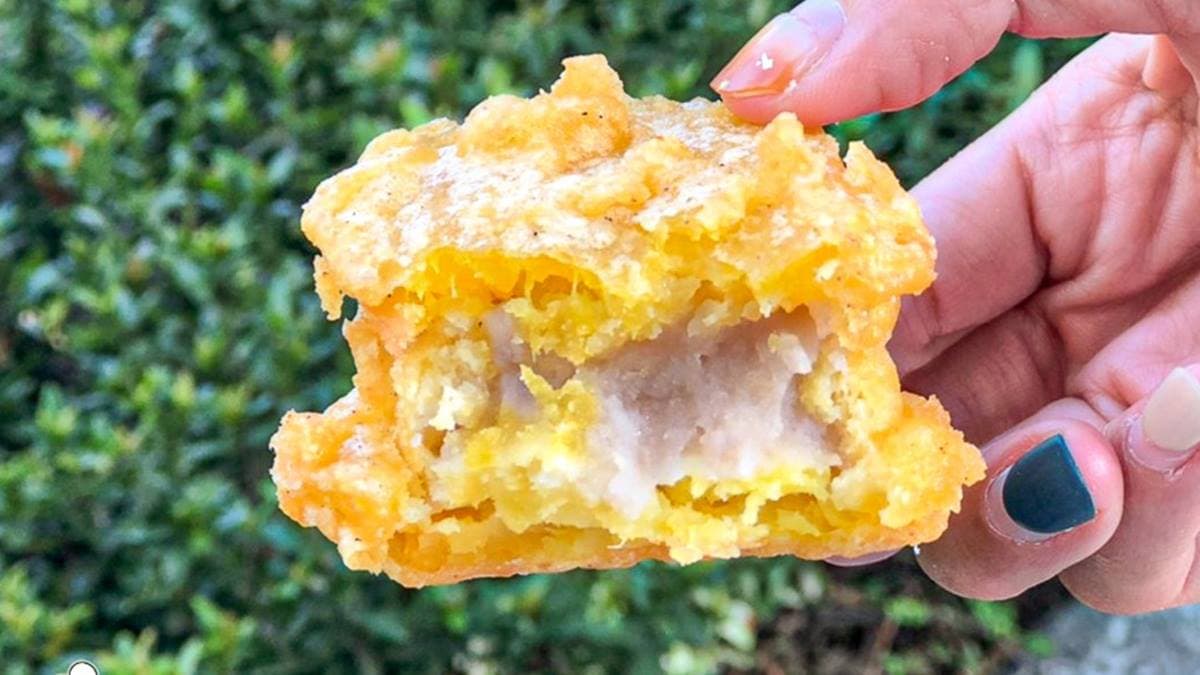 「芋頭蕃薯」外皮酥脆帶有厚度，內餡相當綿密。（圖片來源：跟著尼力吃喝玩樂）