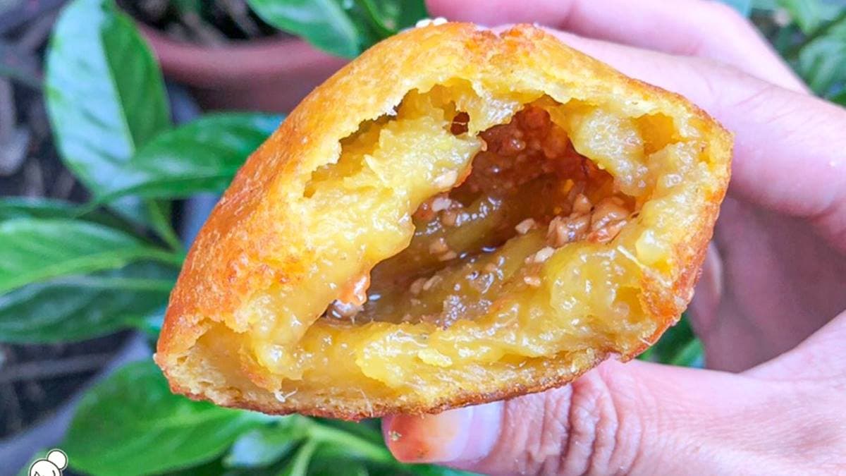 「蕃薯椪」軟Q中帶有酥脆層次，蕃薯甜味香氣都很足夠。（圖片來源：跟著尼力吃喝玩樂）