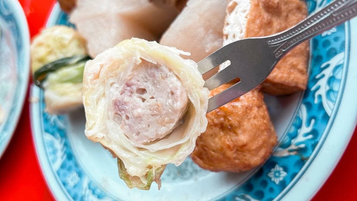 「高麗菜捲」一咬會噴汁，高湯釋放出來有夠銷魂。（圖片來源：凱的食尚日記）