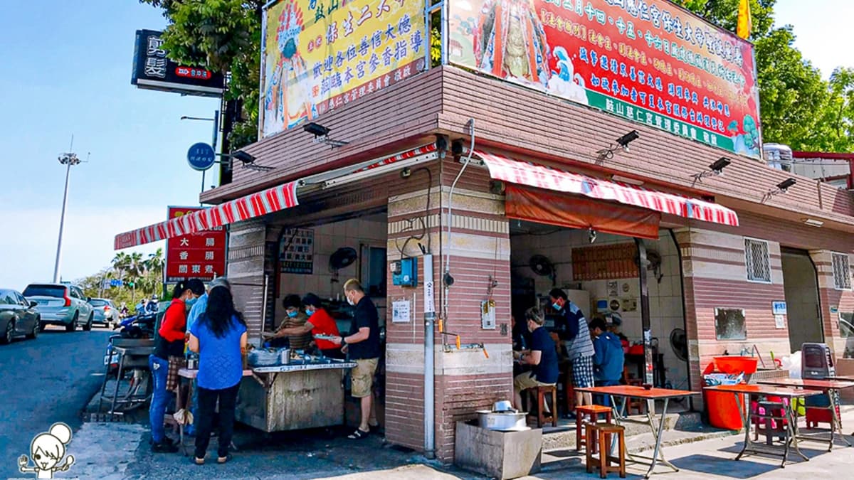 「慈仁宮黑仕香腸」是已經營業10幾年的古早味香腸攤。（圖片來源：跟著尼力吃喝玩樂）