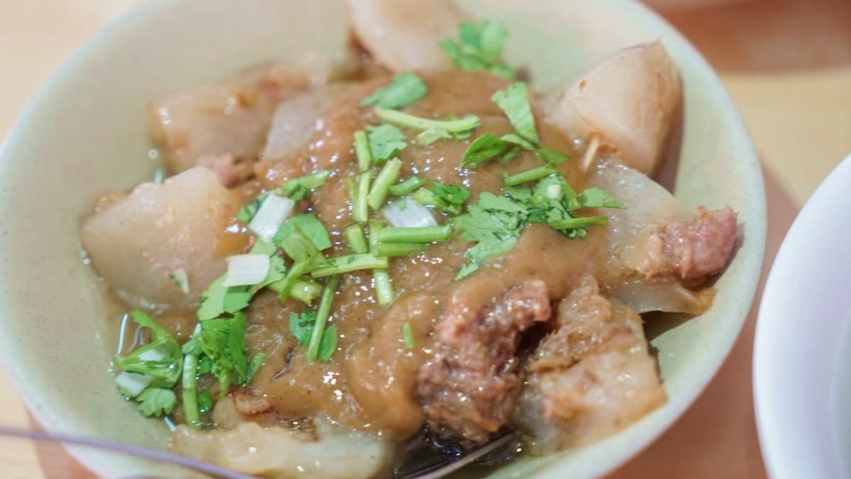 肉圓幾乎都是當天手工現包，才能保有外皮Q嫩的口感。（圖片來源：螞蟻幫的櫥櫃）