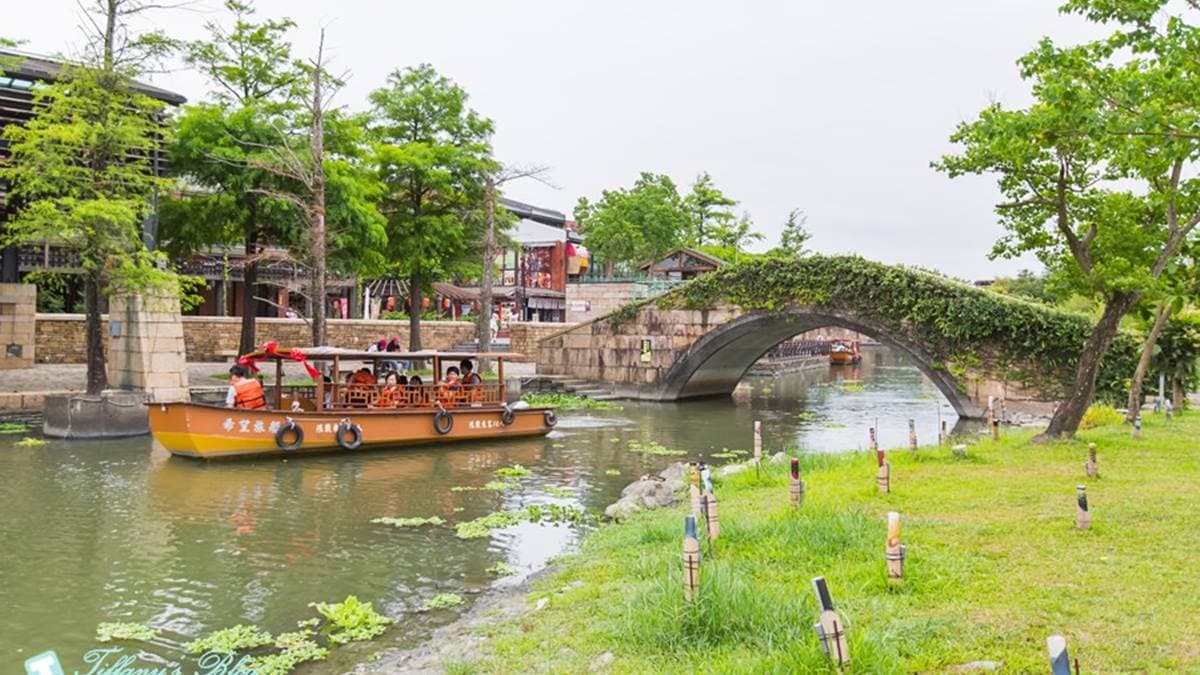 臨水街緊鄰月河畔，帶點江南河岸風光的氛圍。（圖片來源：小佳的幻想世界）