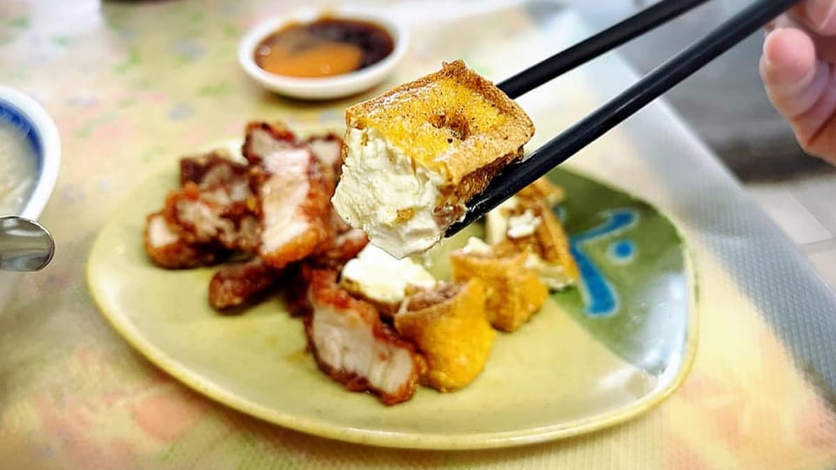 炸豆腐選用板豆腐製作，外酥內水嫩。（圖片來源：蜜絲米的散步生活）