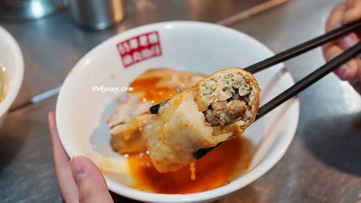 「豆干包」是在油豆腐中塞入豬肉餡，再以魚漿封口。（圖片來源：PEKOのSimple Life）