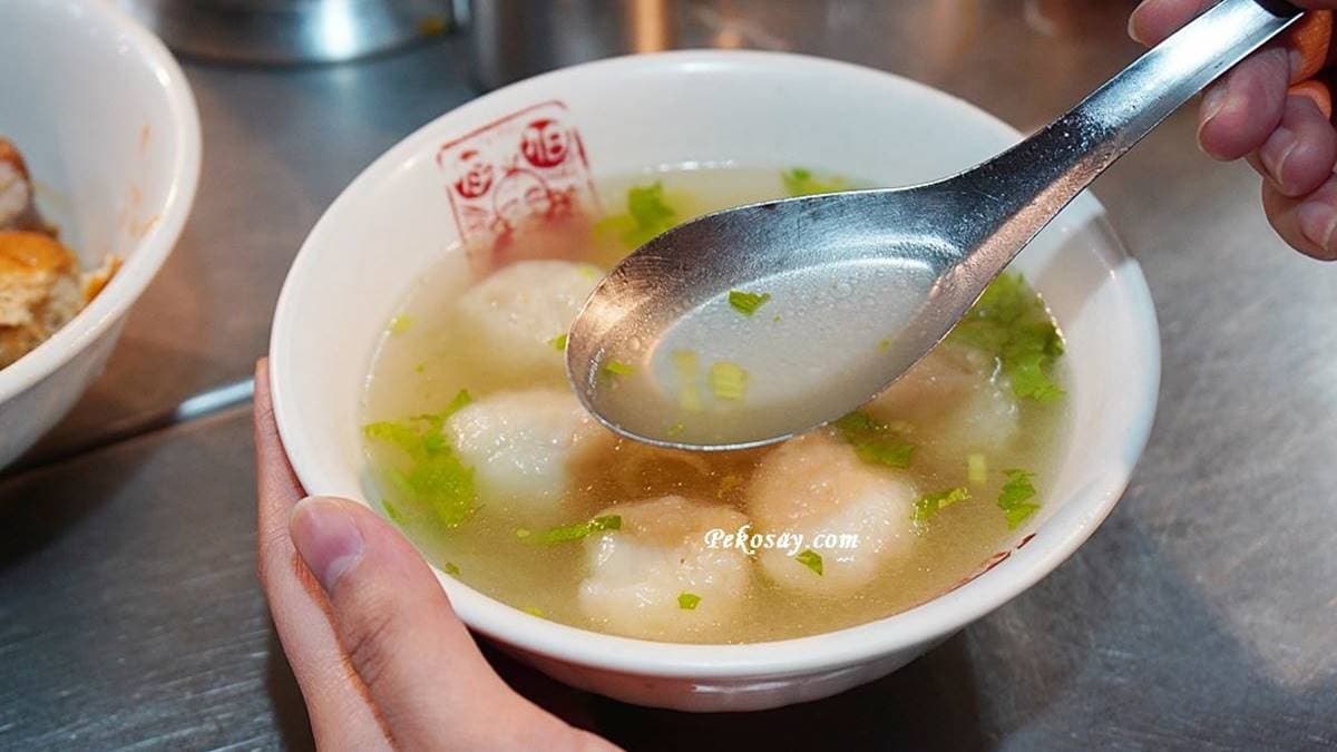 「魚丸湯」湯頭清爽甘甜，喝不夠還可以跟店員加湯喔！（圖片來源：PEKOのSimple Life）