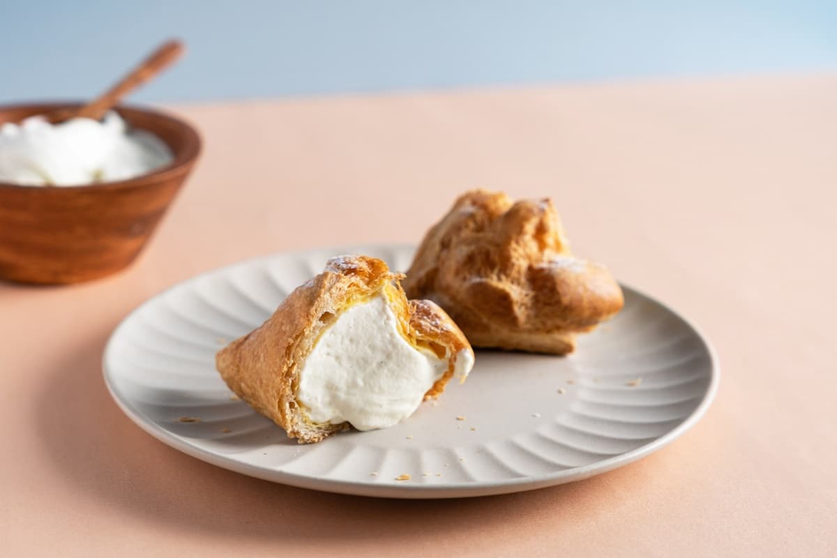 甜點轟炸！４月必吃新品懶人包：抹茶甜甜圈、芋泥可頌、波力造型蛋糕