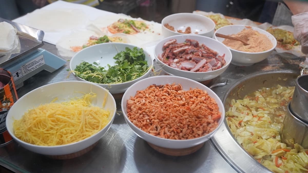 餡餅的配料還滿豐富的。（圖片來源：算命的說我很愛吃）