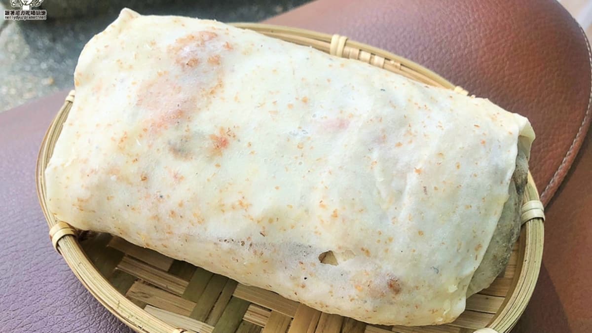 春捲使用全麥春捲餅皮製作，帶有Ｑ彈度，非常好吃。（圖片來源：跟著尼力吃喝玩樂）