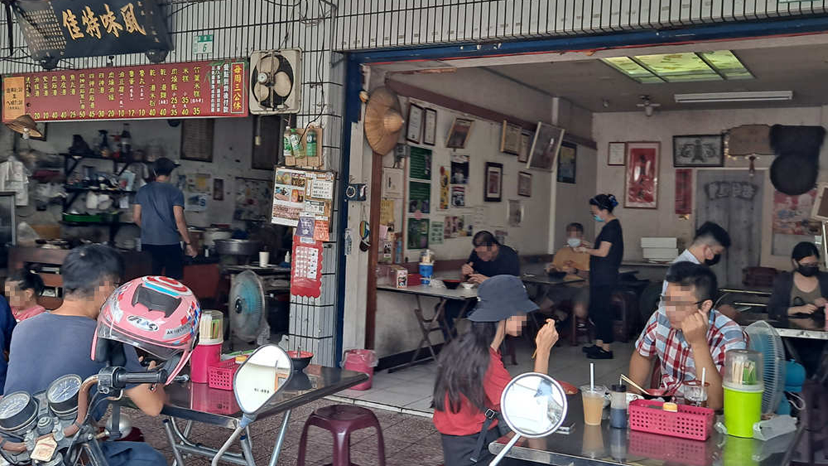 內用座位區雖位子不少，一到用餐時間人潮很快就會爆滿。（圖片來源：台南美食地圖）