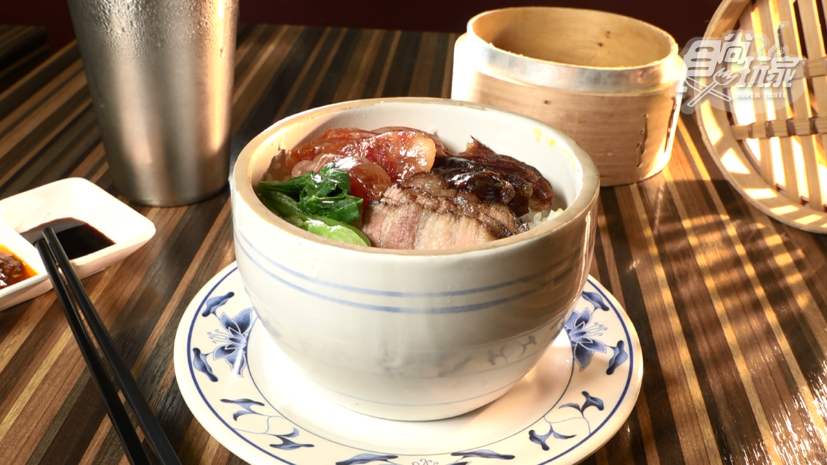 招牌「食神銷魂飯」神復刻周星馳經典電影《食神》裡的餐點。