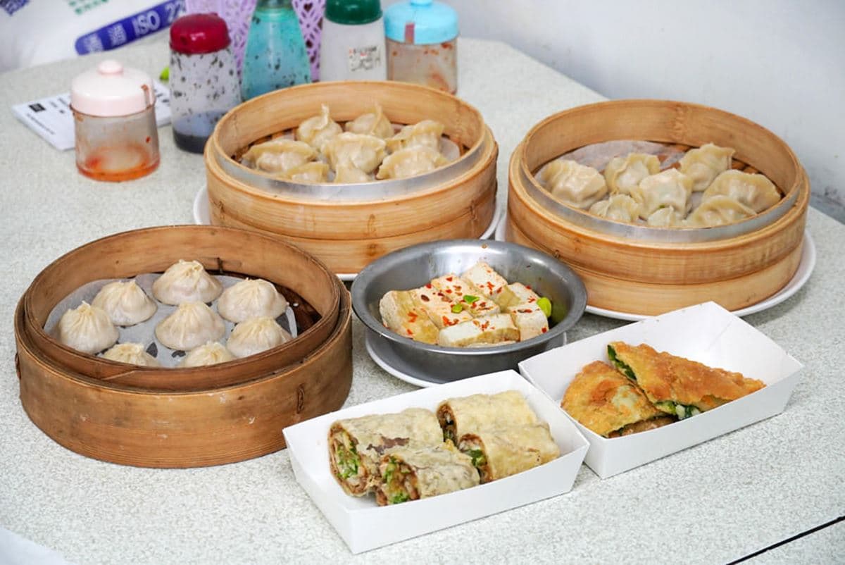 銅板價「小鼎泰豐」在高雄!爆汁湯包、滿料捲餅都必點,超佛菜單通通免百元 銅板價「小鼎泰豐」在高雄!爆汁湯包、滿料捲餅都必點,超佛菜單通通免百元