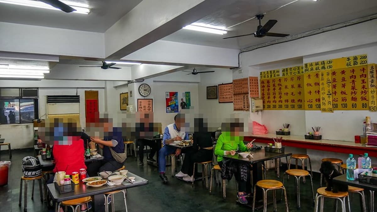 店裡用餐環境很寬敞，不怕沒位子坐。（圖片來源：鄉民食堂）