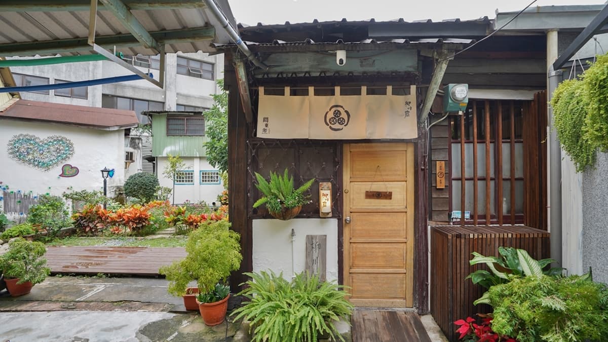 「柳川窟」藏在台中第二市場附近的柳川古道裡。（圖片來源：金大佛的奪門而出家網誌）