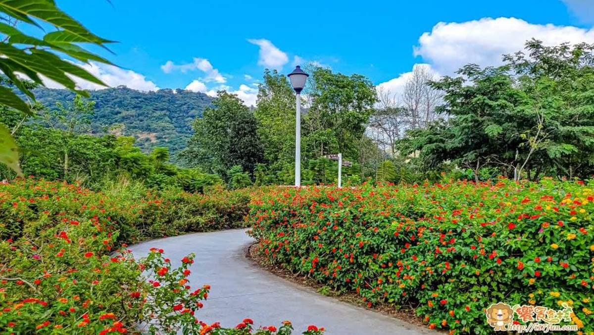 寶來溫泉區的寶來花賞溫泉公園，一年四季都有花季。（圖片來源：饗食客棧。淘氣猴VS肥獅子的旅食天堂）