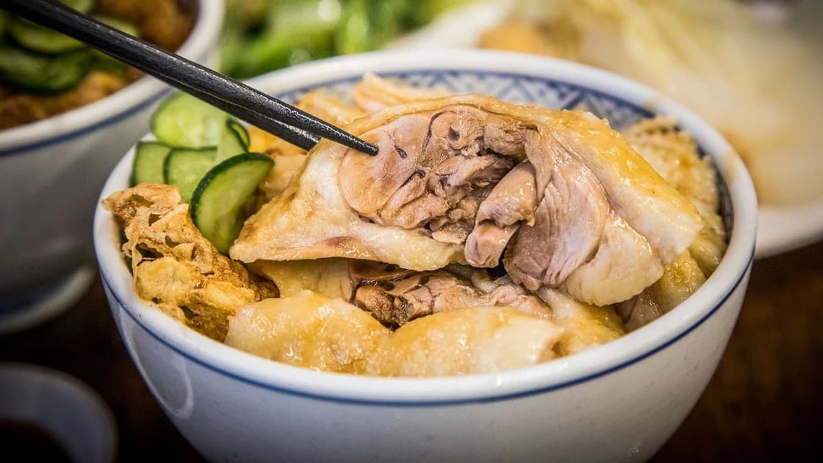 鴨腿還貼心去骨，不僅厚實，吃起來更是充滿肉汁。（圖片來源：大手牽小手玩樂趣）