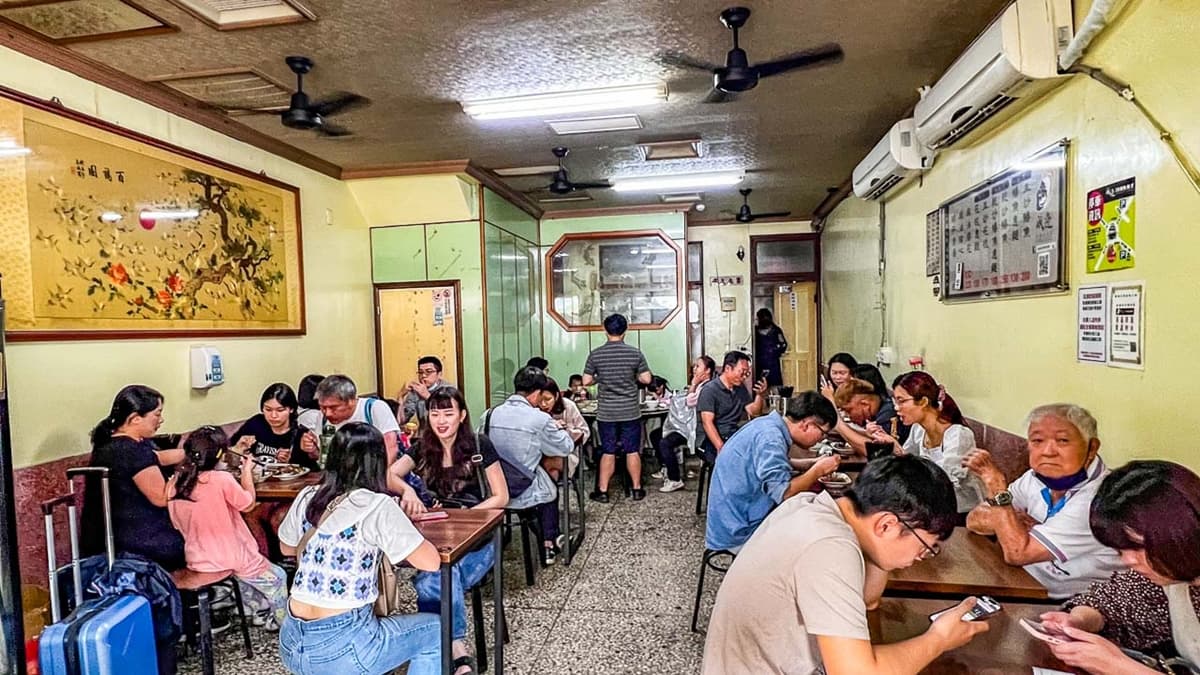 店家就位於台南的東城門旁邊。（圖片來源：大手牽小手。玩樂趣）