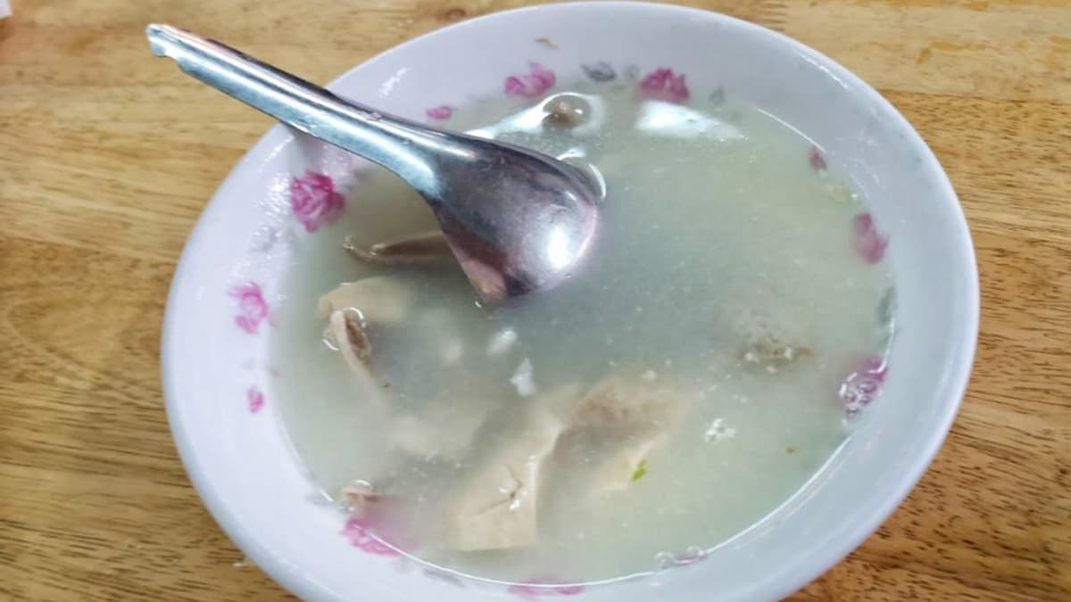 「豬肚湯」配料很豐富。（圖片來源：愛伊特candy的分享樂園）